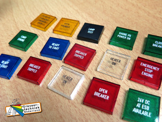 Drukknoppen - Schakelmateriaal graveren